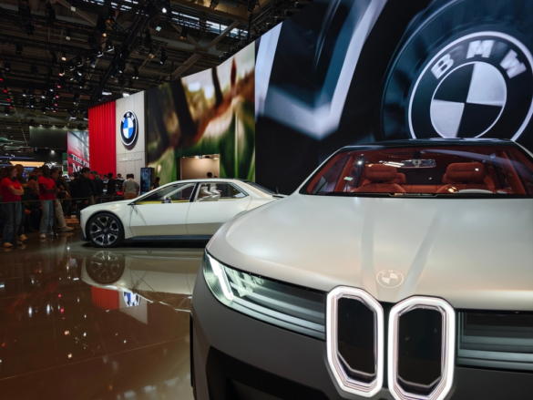 VW verteidigt die Spitze, Tesla kommt mit Wucht zurück