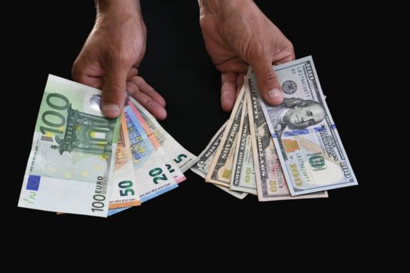 dollar-gerät-nach-waffenruhe-spürbar-unter-druck